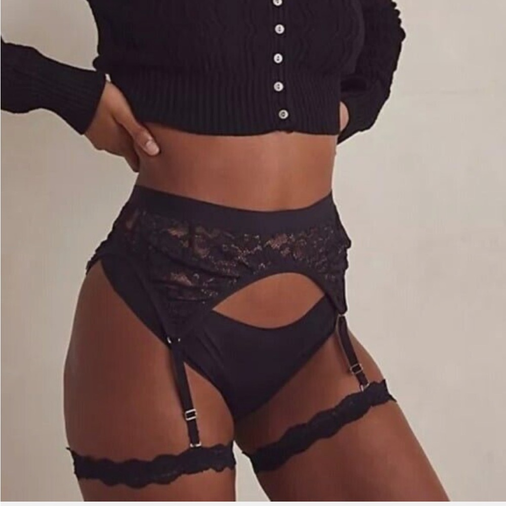 We are HAH Guard her bra in Noir